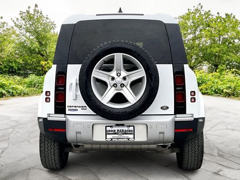 Used 2022 Land Rover Defender 110 SE image 4