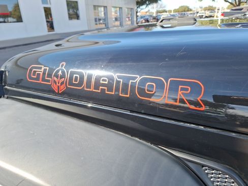 Used 2020 Jeep Gladiator Sport w/ Quick Order Package 24S image 16