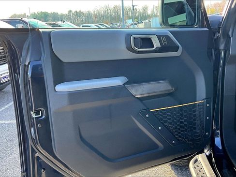 Used 2021 Ford Bronco Badlands image 19