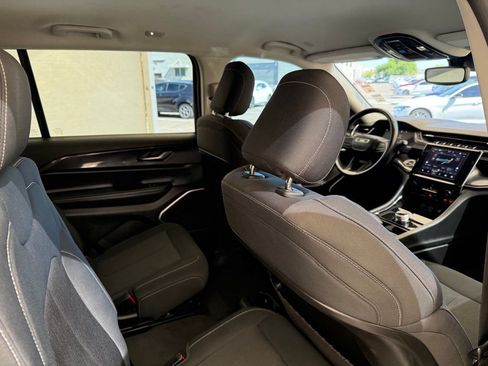 Used 2021 Jeep Grand Cherokee L Laredo w/ Luxury Tech Group I RWD image 18