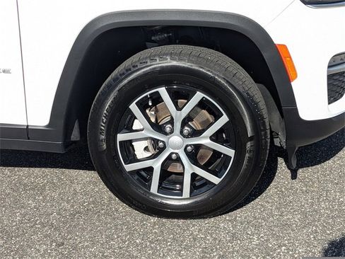 Certified 2025 Jeep Grand Cherokee Limited w/ Trailer Tow Package image 10