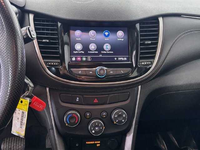 Used 2020 Chevrolet Trax LT FWD image 17