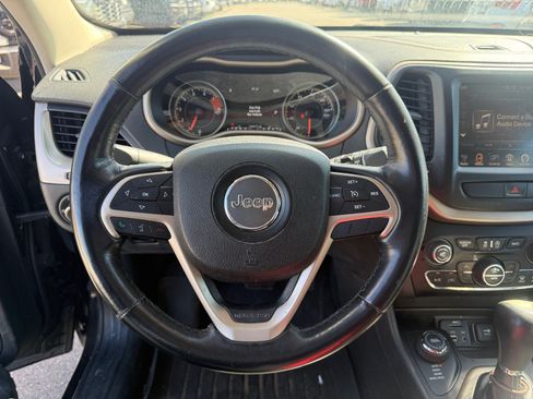 Used 2016 Jeep Cherokee Limited AWD/4WD image 9
