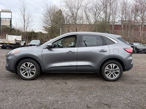 Certified 2022 Ford Escape SEL w/ Technology Package AWD/4WD image 2