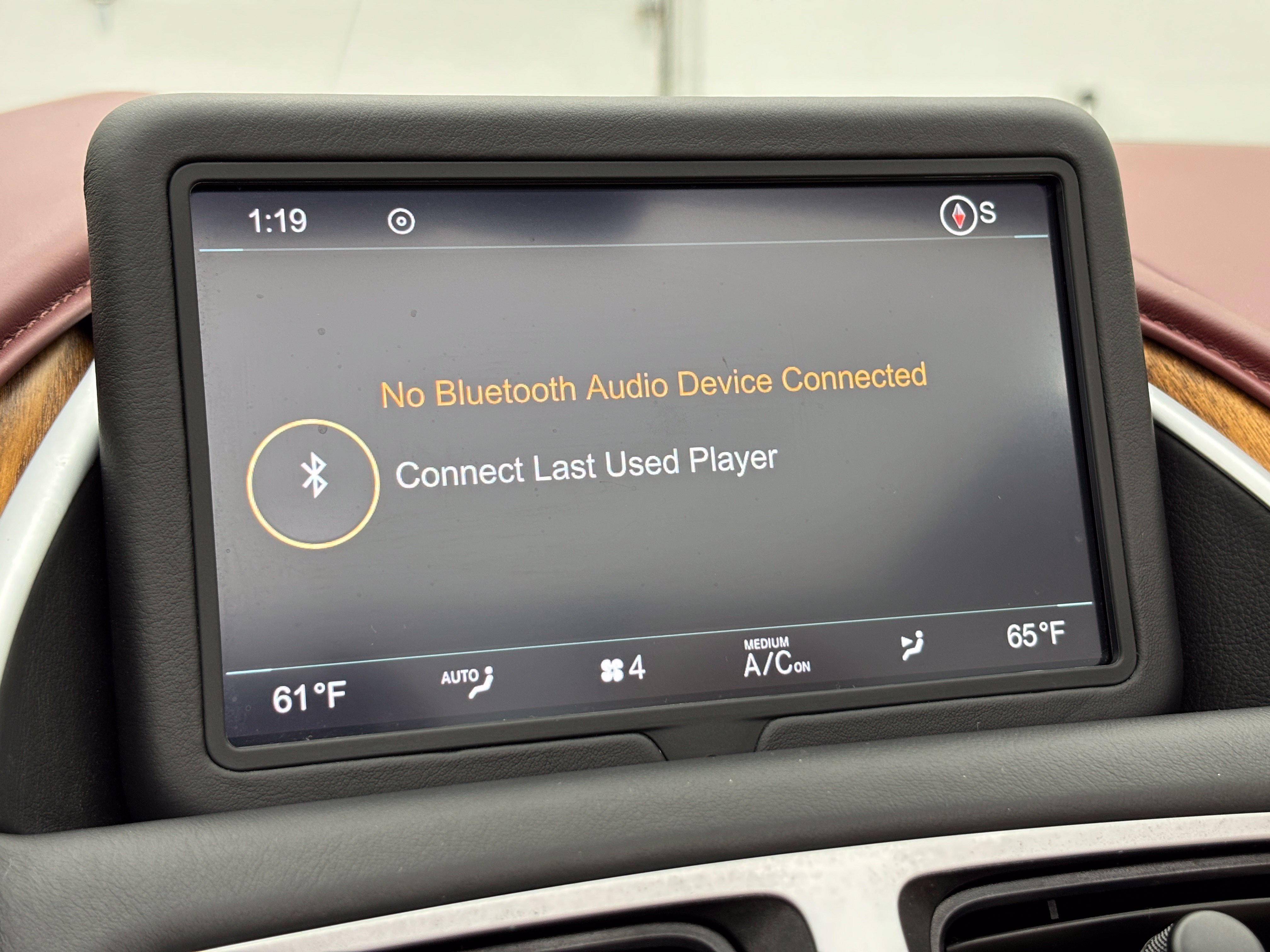 Used 2019 Aston Martin DB11 Volante RWD image 34