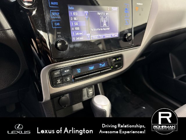 Used 2017 Toyota Corolla LE w/ Carpet Mat Package (TMS) FWD image 9