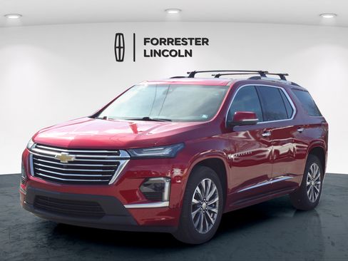 Used 2022 Chevrolet Traverse Premier w/ LPO, 'HIT The Road' Package AWD/4WD image 7