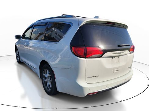 Used 2020 Chrysler Pacifica Limited image 6