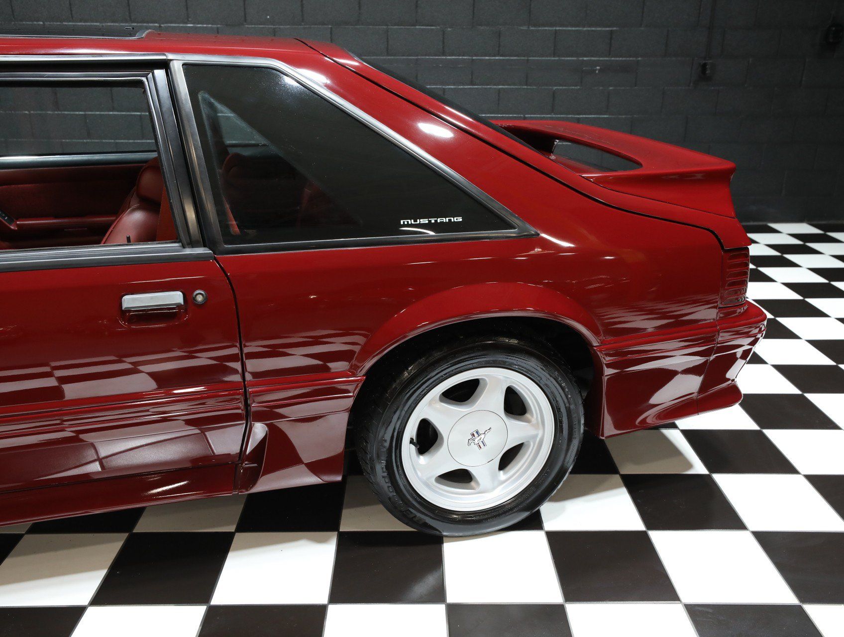 Used 1990 Ford Mustang GT RWD image 29