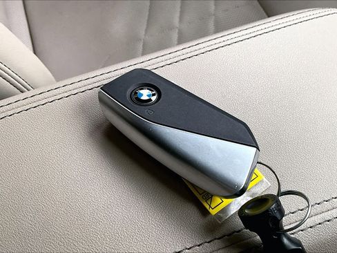 Certified 2025 BMW X2 xDrive28i image 14