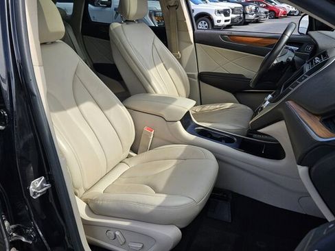 Used 2019 Lincoln MKC Select w/ Select Plus Package image 19