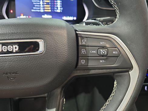 Used 2024 Jeep Grand Cherokee Laredo X w/ Luxury Tech Group I RWD image 15