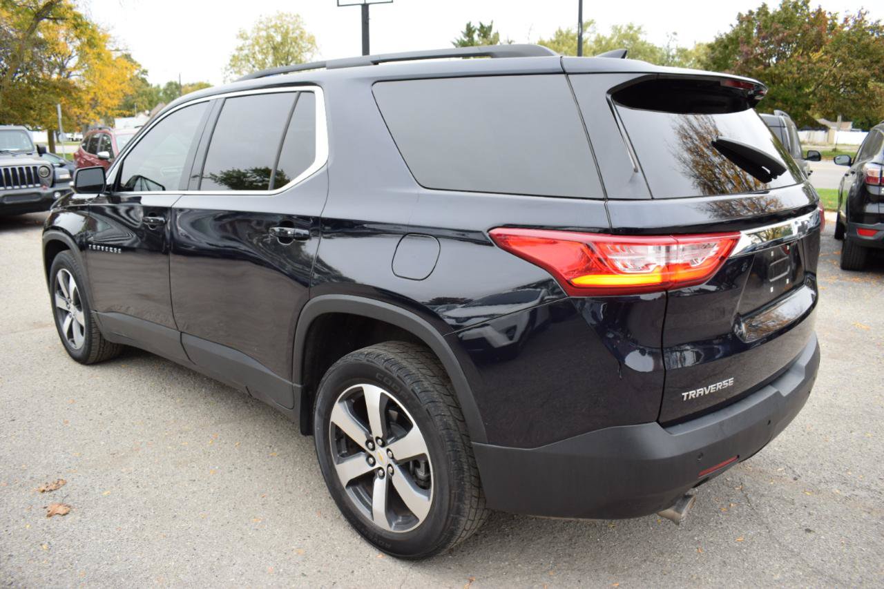 Used 2020 Chevrolet Traverse LT w/ LT Premium Package FWD image 9