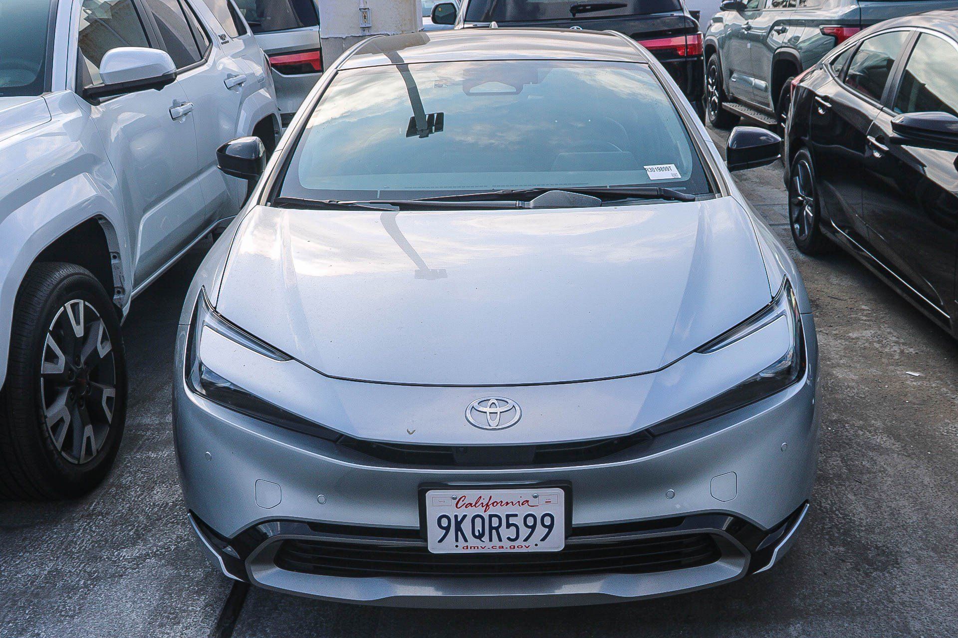 Used 2024 Toyota Prius Limited w/ Limited Premium Package FWD image 3