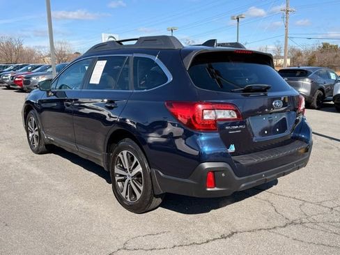 Used 2018 Subaru Outback 2.5i Limited image 7