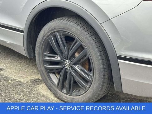 Used 2022 Volkswagen Tiguan SE R-Line image 5