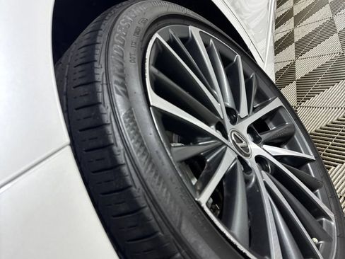 Used 2025 Lexus ES 350 w/ Premium Package FWD image 36