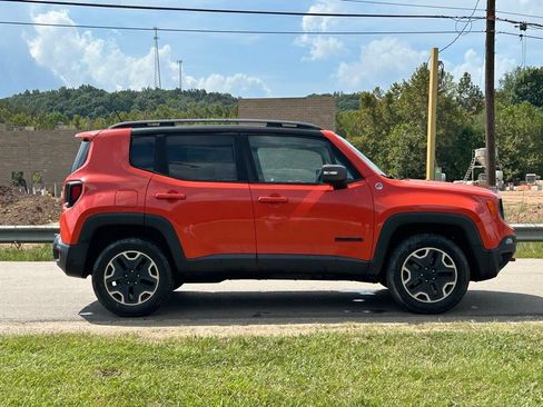 Used 2015 Jeep Renegade Trailhawk AWD/4WD image 3