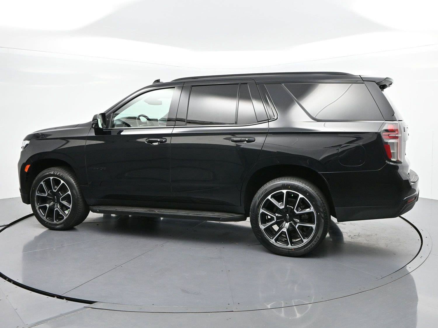 Used 2024 Chevrolet Tahoe RST w/ Luxury Package AWD/4WD image 5