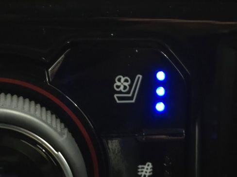 Used 2024 Chevrolet Silverado 1500 High Country w/ Technology Package image 7