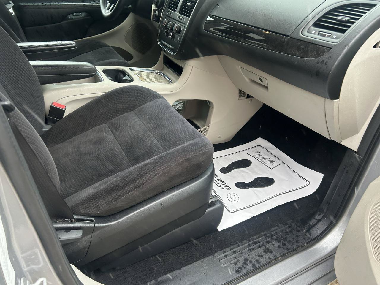 Used 2014 Dodge Grand Caravan SXT FWD image 12