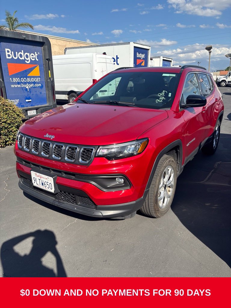 Used 2025 Jeep Compass Latitude w/ Sun & Sound Group AWD/4WD image 1