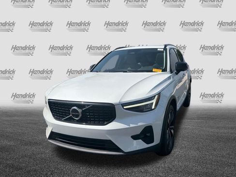 Certified 2023 Volvo XC40 B4 Plus w/ Protection Package Premier FWD image 7