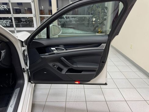 Used 2012 Porsche Panamera 4 image 14