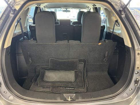 Used 2014 Mitsubishi Outlander ES FWD image 13