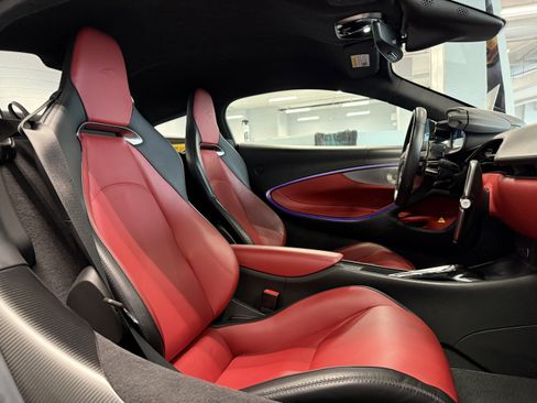 Used 2023 McLaren Artura RWD image 19