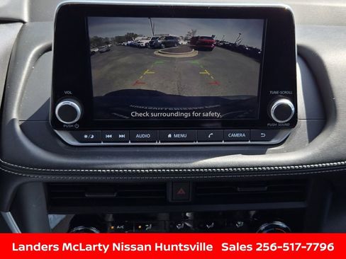 Used 2025 Nissan Rogue S image 19