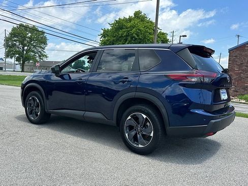 Used 2025 Nissan Rogue SV FWD image 4