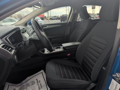 Used 2019 Ford Fusion SE image 8