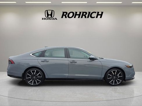 Used 2025 Honda Accord Touring image 6