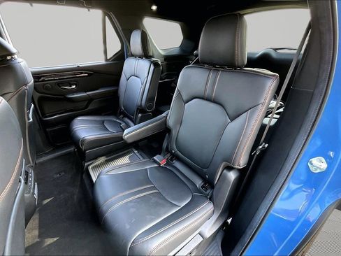 Used 2024 Honda Pilot TrailSport image 18