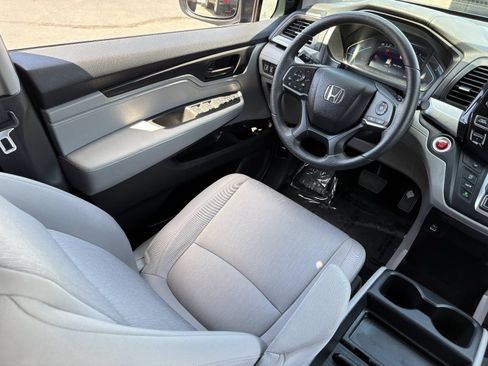 Certified 2024 Honda Odyssey EX image 19