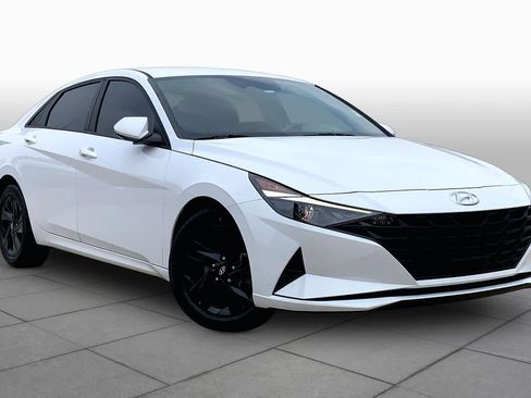 Used 2021 Hyundai Elantra SEL w/ Convenience Package FWD image 3