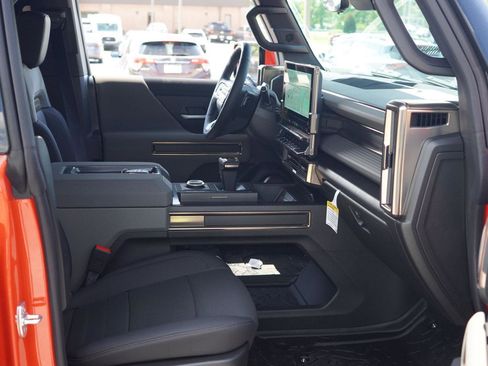 New 2025 GMC Hummer EV 2X w/ LPO, Dark Essentials Package image 31