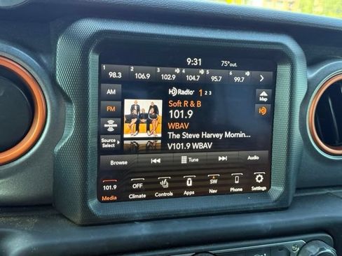 Used 2023 Jeep Gladiator Mojave w/ Cold Weather Group AWD/4WD image 19