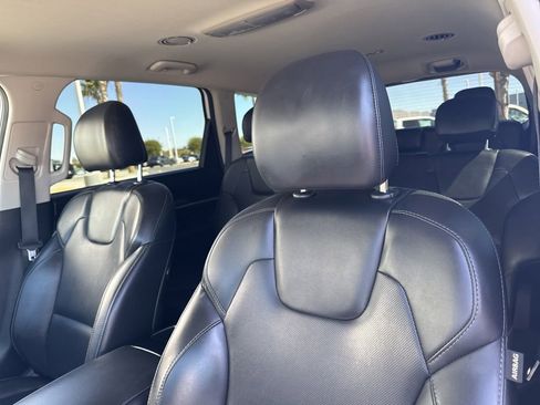 Used 2020 Kia Telluride LX FWD image 15