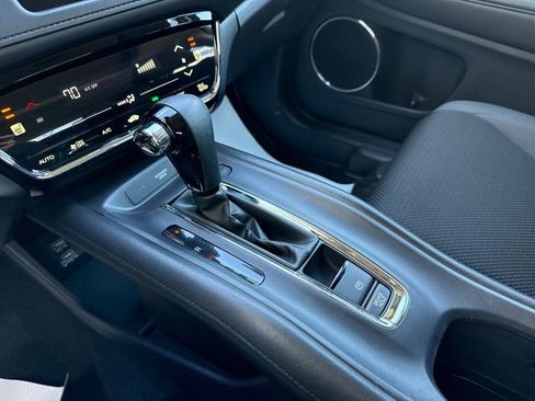 Used 2021 Honda HR-V EX image 37
