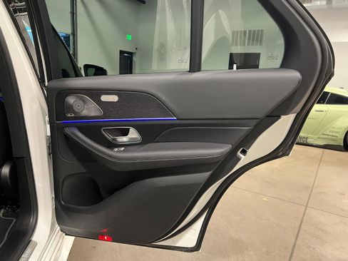 Used 2022 Mercedes-Benz GLE 350 4MATIC w/ AMG Line Exterior image 39