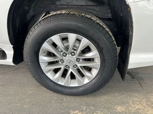 Used 2018 Lexus GX 460 Premium w/ Premium Package AWD/4WD image 7