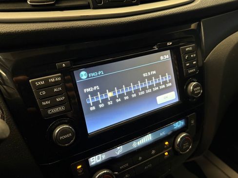 Used 2016 Nissan Rogue SV w/ SV Premium Package image 13