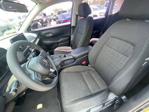 Used 2023 Honda HR-V LX image 21