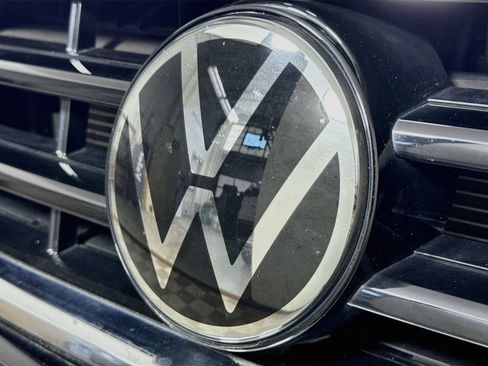 Certified 2023 Volkswagen Tiguan SE R-Line AWD/4WD image 30