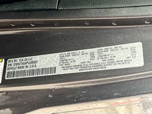 Used 2023 Jeep Gladiator Sport AWD/4WD image 29
