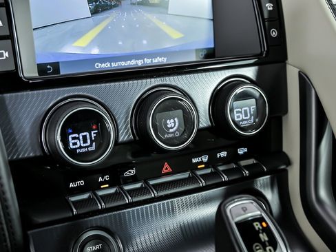 Used 2018 Jaguar F-TYPE R-Dynamic AWD/4WD image 32