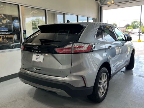 Certified 2024 Ford Edge SEL w/ Convenience Package AWD/4WD image 9