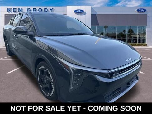 Used 2025 Kia K4 EX FWD image 1